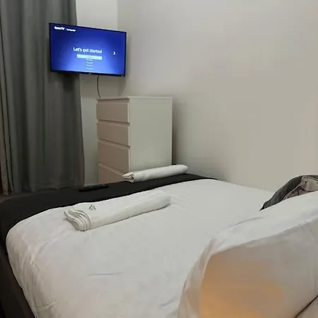 Room 3 • Double Bed In London King'S Cross Exterior photo