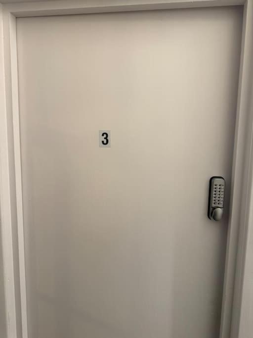 3 • Double Bed In King's Cross Apartment London